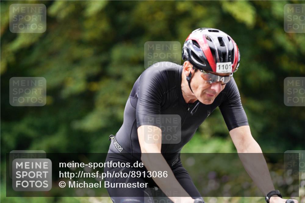 14.09.2025 - Stadtparktriathlon Michael Burmester http://msf.ph/oto/8913086 14.09.2025 11:51:15 Radfahren 962, 974, 976, 1057, 1083, 1097, 1101 meine-sportfotos.de