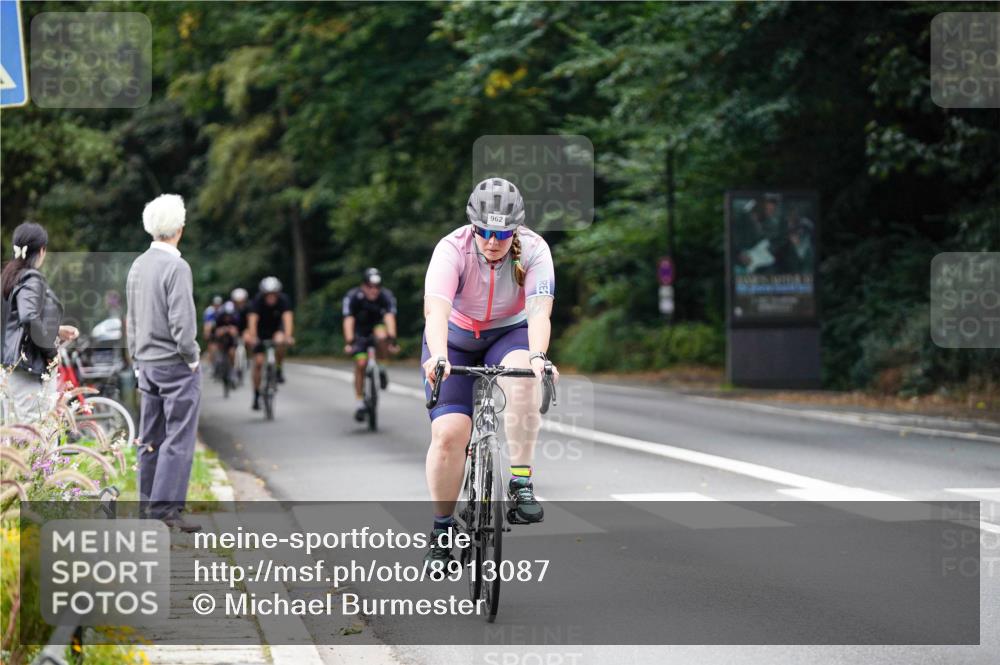 14.09.2025 - Stadtparktriathlon Michael Burmester http://msf.ph/oto/8913087 14.09.2025 11:51:18 Radfahren 962, 974, 976, 1040, 1043, 1057, 1080, 1083, 1097, 1101 meine-sportfotos.de