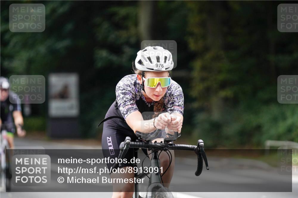 14.09.2025 - Stadtparktriathlon Michael Burmester http://msf.ph/oto/8913091 14.09.2025 11:51:20 Radfahren 962, 974, 976, 994, 1040, 1043, 1057, 1080, 1083, 1101 meine-sportfotos.de