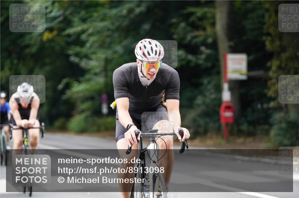 14.09.2025 - Stadtparktriathlon Michael Burmester http://msf.ph/oto/8913098 14.09.2025 11:51:25 Radfahren 962, 976, 994, 1040, 1043, 1057, 1080, 1083 meine-sportfotos.de