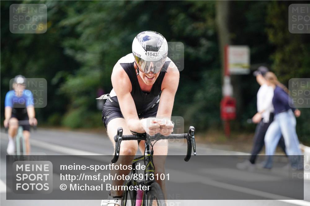 14.09.2025 - Stadtparktriathlon Michael Burmester http://msf.ph/oto/8913101 14.09.2025 11:51:26 Radfahren 976, 994, 1040, 1043, 1057, 1080, 1083 meine-sportfotos.de