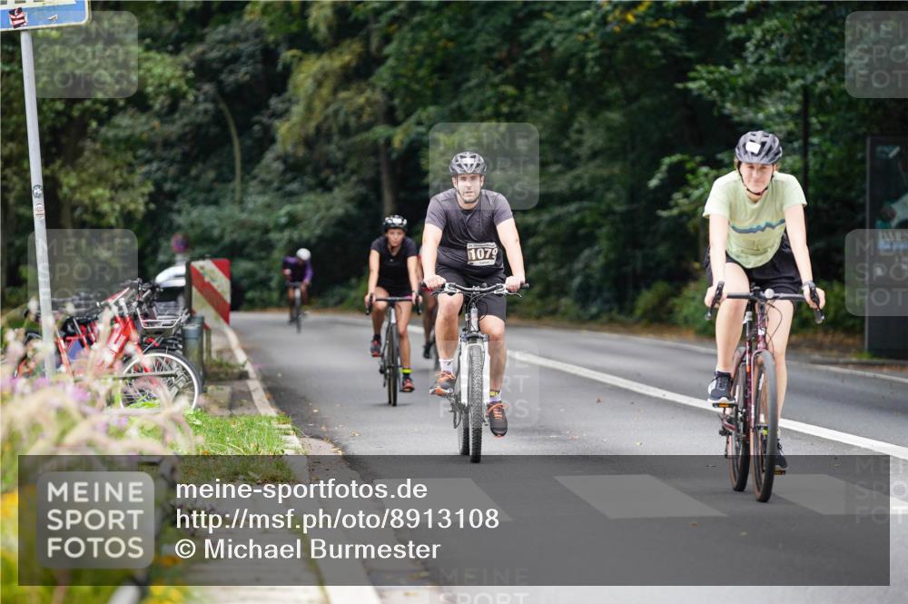 14.09.2025 - Stadtparktriathlon Michael Burmester http://msf.ph/oto/8913108 14.09.2025 11:51:44 Radfahren 961, 985, 1051, 1079, 1102 meine-sportfotos.de