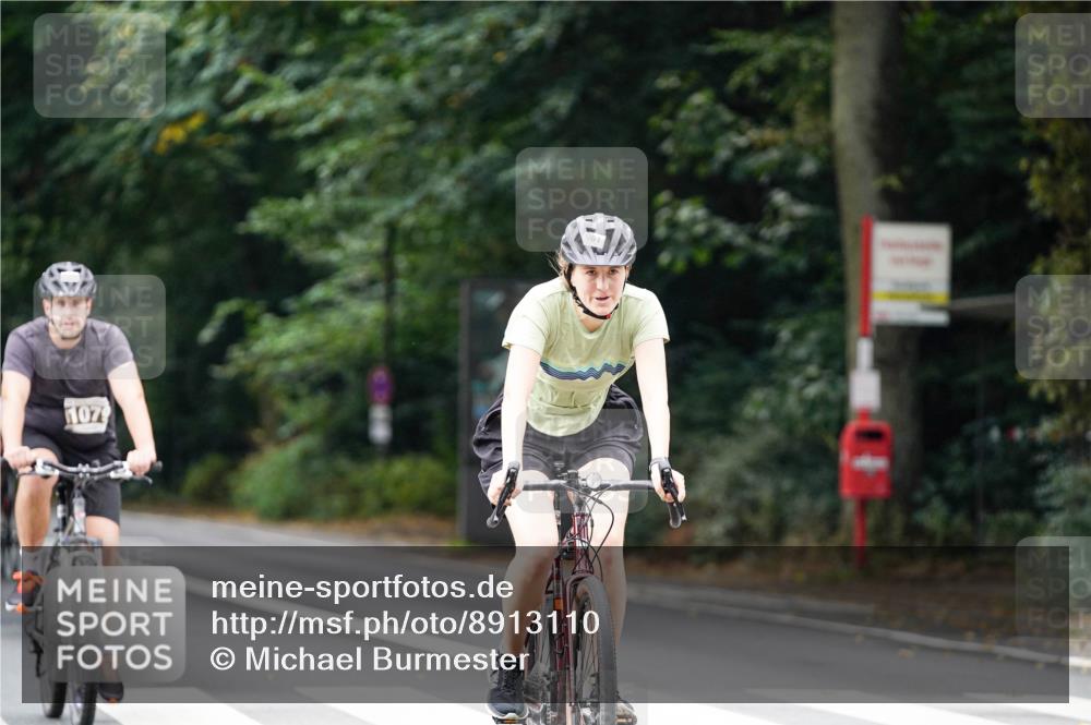 14.09.2025 - Stadtparktriathlon Michael Burmester http://msf.ph/oto/8913110 14.09.2025 11:51:45 Radfahren 961, 985, 1051, 1079, 1102 meine-sportfotos.de