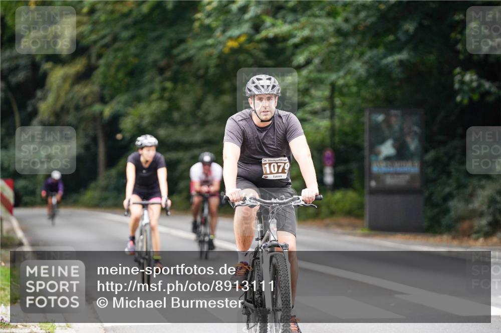 14.09.2025 - Stadtparktriathlon Michael Burmester http://msf.ph/oto/8913111 14.09.2025 11:51:46 Radfahren 961, 985, 1051, 1079, 1102 meine-sportfotos.de
