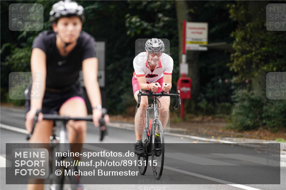 14.09.2025 - Stadtparktriathlon Michael Burmester http://msf.ph/oto/8913115 14.09.2025 11:51:48 Radfahren 961, 985, 1011, 1079, 1102 meine-sportfotos.de