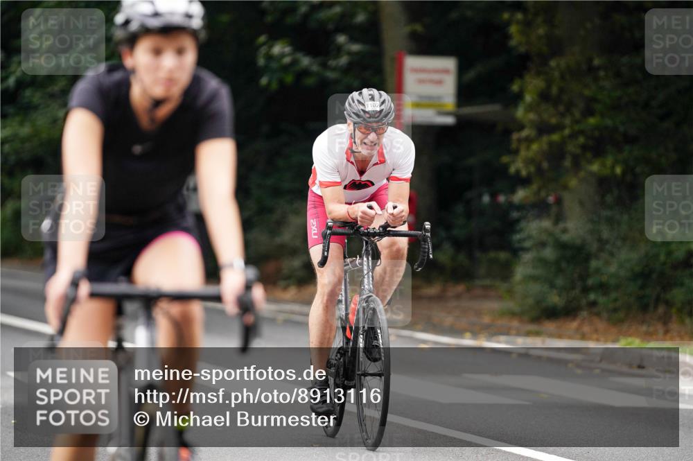 14.09.2025 - Stadtparktriathlon Michael Burmester http://msf.ph/oto/8913116 14.09.2025 11:51:48 Radfahren 961, 985, 1011, 1079, 1102 meine-sportfotos.de