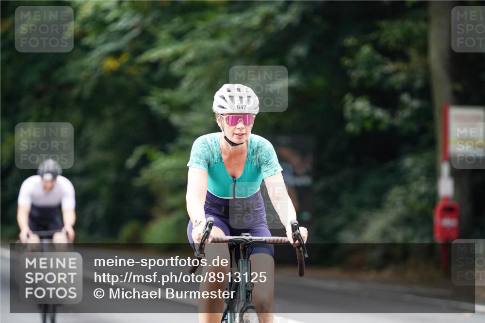 14.09.2025 - Stadtparktriathlon Michael Burmester http://msf.ph/oto/8913125 14.09.2025 11:52:05 Radfahren 947, 1005, 1115 meine-sportfotos.de