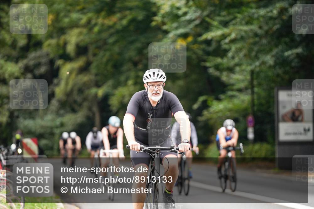 14.09.2025 - Stadtparktriathlon Michael Burmester http://msf.ph/oto/8913133 14.09.2025 11:52:18 Radfahren 925, 932, 989, 1020, 1078, 1094, 1107 meine-sportfotos.de