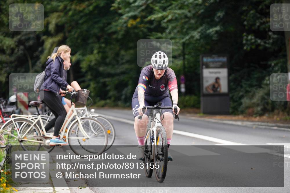 14.09.2025 - Stadtparktriathlon Michael Burmester http://msf.ph/oto/8913155 14.09.2025 11:52:43 Radfahren 938, 1008, 1048 meine-sportfotos.de