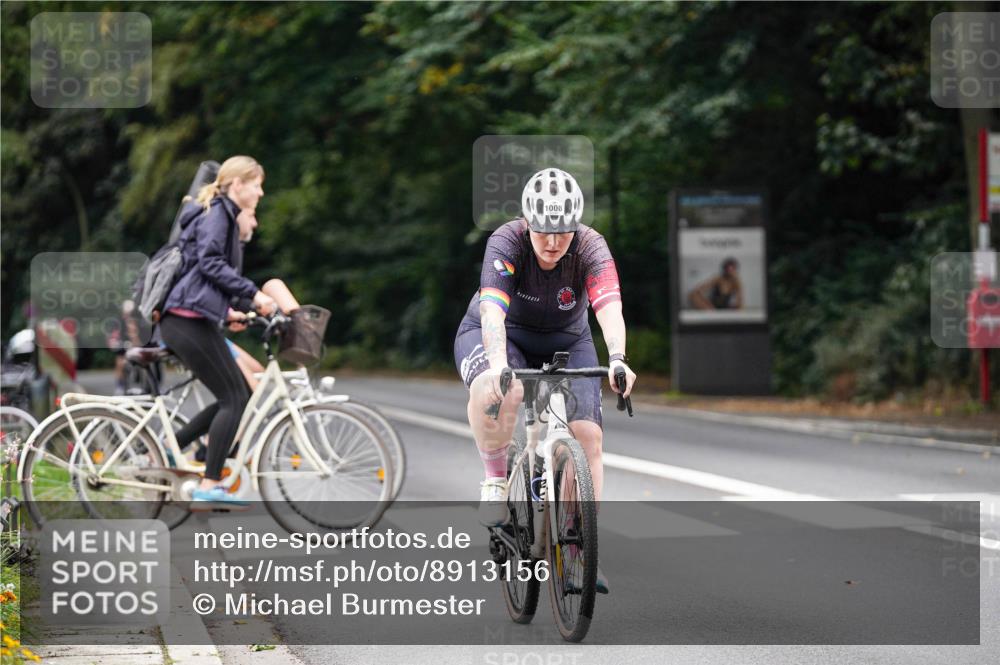 14.09.2025 - Stadtparktriathlon Michael Burmester http://msf.ph/oto/8913156 14.09.2025 11:52:43 Radfahren 938, 1008, 1048 meine-sportfotos.de
