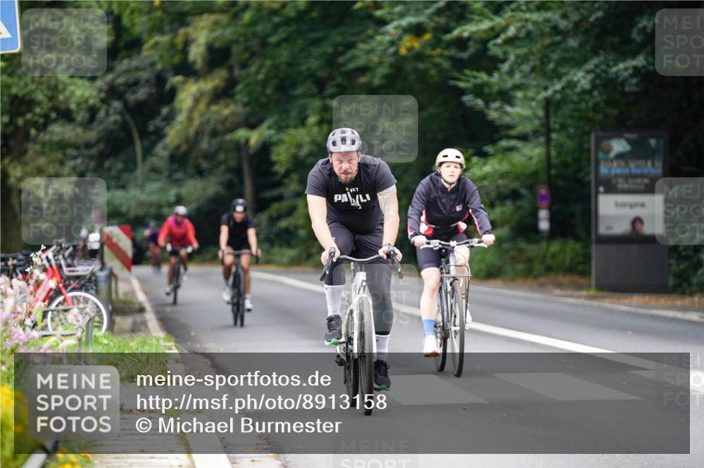 14.09.2025 - Stadtparktriathlon Michael Burmester http://msf.ph/oto/8913158 14.09.2025 11:52:50 Radfahren 996, 997, 1008, 1009, 1055 meine-sportfotos.de