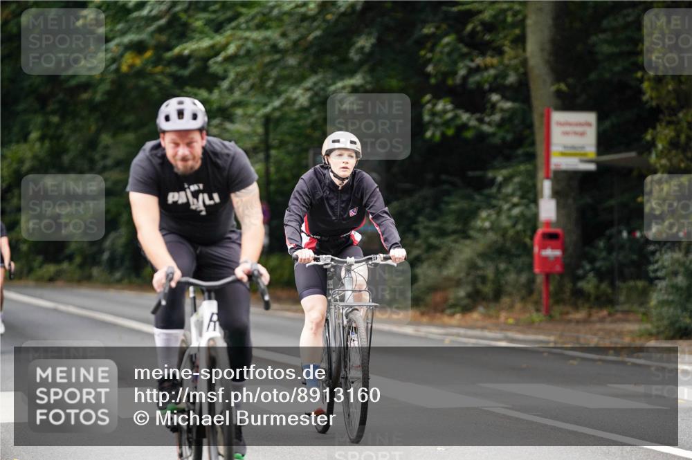 14.09.2025 - Stadtparktriathlon Michael Burmester http://msf.ph/oto/8913160 14.09.2025 11:52:51 Radfahren 996, 997, 1009, 1055 meine-sportfotos.de