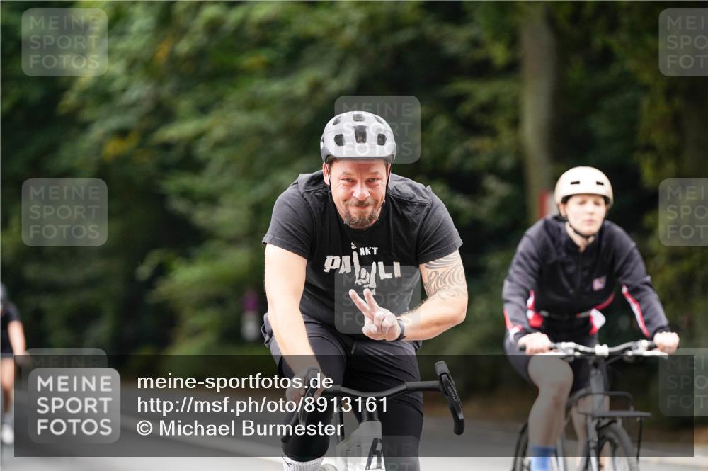 14.09.2025 - Stadtparktriathlon Michael Burmester http://msf.ph/oto/8913161 14.09.2025 11:52:51 Radfahren 996, 997, 1009, 1055 meine-sportfotos.de