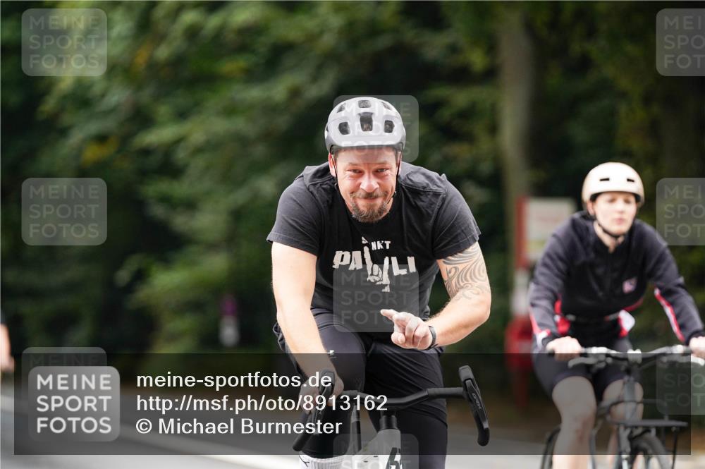 14.09.2025 - Stadtparktriathlon Michael Burmester http://msf.ph/oto/8913162 14.09.2025 11:52:52 Radfahren 996, 997, 1009, 1055 meine-sportfotos.de
