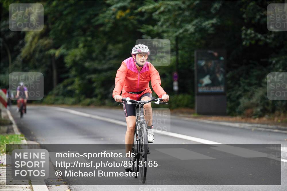 14.09.2025 - Stadtparktriathlon Michael Burmester http://msf.ph/oto/8913165 14.09.2025 11:52:56 Radfahren 996, 997, 1009, 1018, 1055 meine-sportfotos.de