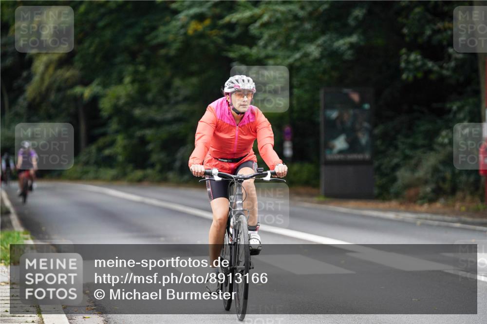 14.09.2025 - Stadtparktriathlon Michael Burmester http://msf.ph/oto/8913166 14.09.2025 11:52:56 Radfahren 996, 997, 1009, 1018, 1055 meine-sportfotos.de