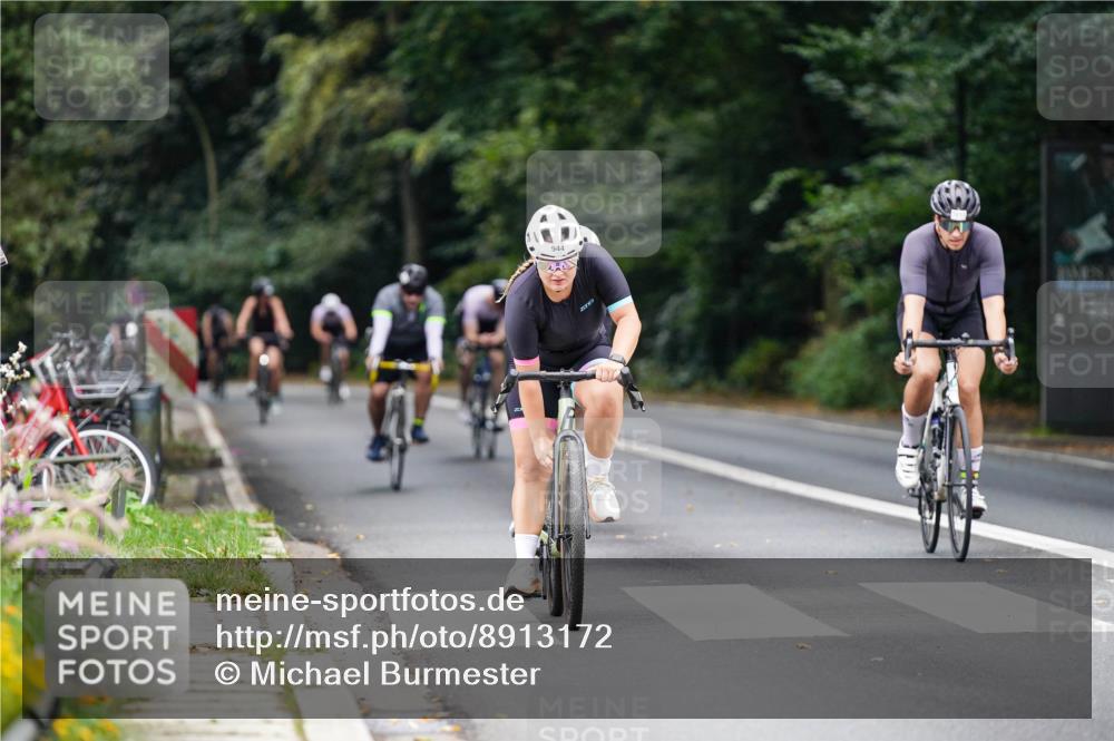 14.09.2025 - Stadtparktriathlon Michael Burmester http://msf.ph/oto/8913172 14.09.2025 11:53:05 Radfahren 944, 963, 1018, 1033, 1085, 1125 meine-sportfotos.de
