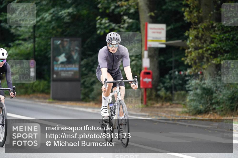 14.09.2025 - Stadtparktriathlon Michael Burmester http://msf.ph/oto/8913173 14.09.2025 11:53:06 Radfahren 944, 963, 1018, 1033, 1047, 1085, 1125 meine-sportfotos.de
