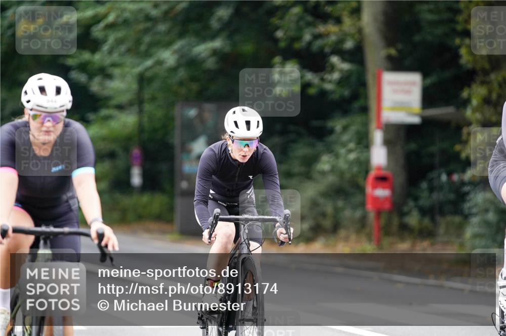 14.09.2025 - Stadtparktriathlon Michael Burmester http://msf.ph/oto/8913174 14.09.2025 11:53:07 Radfahren 944, 963, 1018, 1033, 1047, 1085, 1125 meine-sportfotos.de