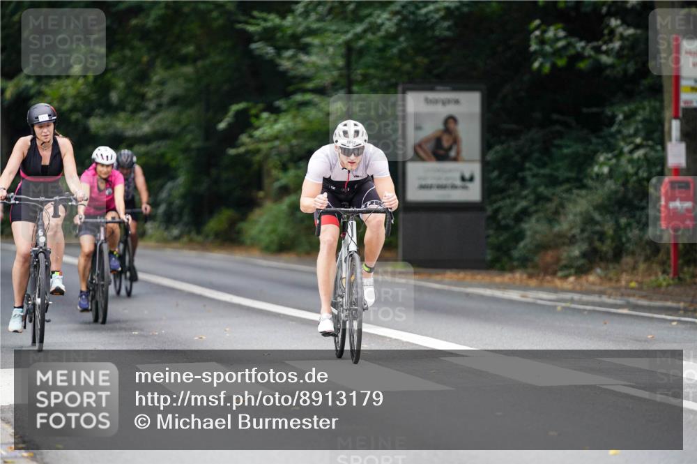 14.09.2025 - Stadtparktriathlon Michael Burmester http://msf.ph/oto/8913179 14.09.2025 11:53:13 Radfahren 944, 946, 963, 1017, 1033, 1039, 1047, 1064, 1085, 1125 meine-sportfotos.de