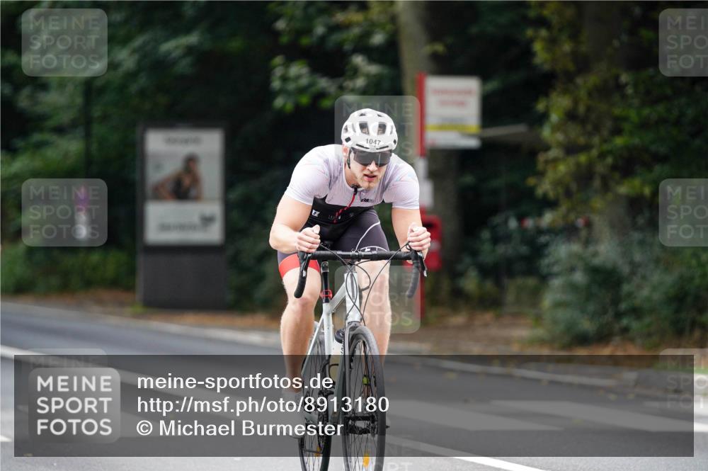 14.09.2025 - Stadtparktriathlon Michael Burmester http://msf.ph/oto/8913180 14.09.2025 11:53:14 Radfahren 944, 946, 963, 1017, 1039, 1047, 1064, 1085, 1125 meine-sportfotos.de