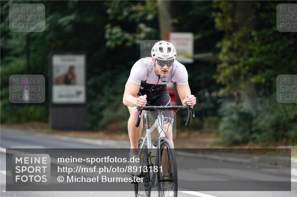14.09.2025 - Stadtparktriathlon Michael Burmester http://msf.ph/oto/8913181 14.09.2025 11:53:14 Radfahren 944, 946, 963, 1017, 1039, 1047, 1064, 1085, 1125 meine-sportfotos.de