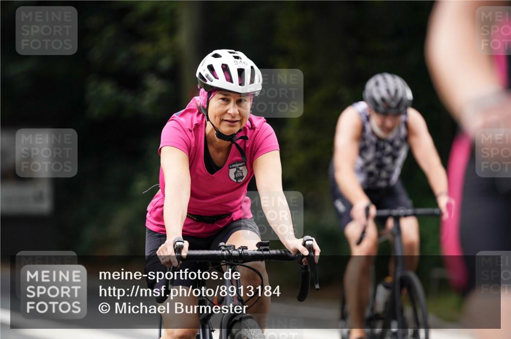 14.09.2025 - Stadtparktriathlon Michael Burmester http://msf.ph/oto/8913184 14.09.2025 11:53:16 Radfahren 946, 1017, 1039, 1047, 1064, 1085 meine-sportfotos.de