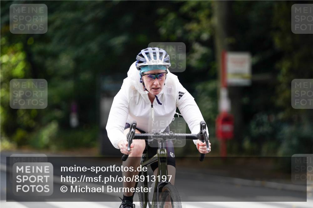 14.09.2025 - Stadtparktriathlon Michael Burmester http://msf.ph/oto/8913197 14.09.2025 11:53:38 Radfahren 981, 995, 1062, 1063 meine-sportfotos.de
