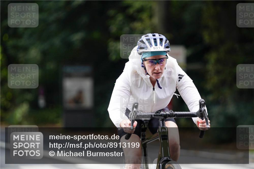 14.09.2025 - Stadtparktriathlon Michael Burmester http://msf.ph/oto/8913199 14.09.2025 11:53:39 Radfahren 981, 995, 1062, 1063 meine-sportfotos.de