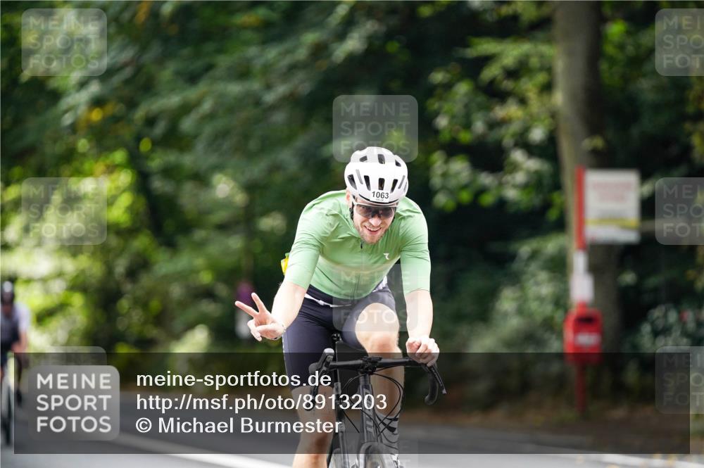 14.09.2025 - Stadtparktriathlon Michael Burmester http://msf.ph/oto/8913203 14.09.2025 11:53:41 Radfahren 981, 995, 1062, 1063, 1069 meine-sportfotos.de