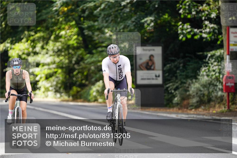 14.09.2025 - Stadtparktriathlon Michael Burmester http://msf.ph/oto/8913205 14.09.2025 11:53:43 Radfahren 981, 995, 1031, 1062, 1063, 1069, 1086 meine-sportfotos.de
