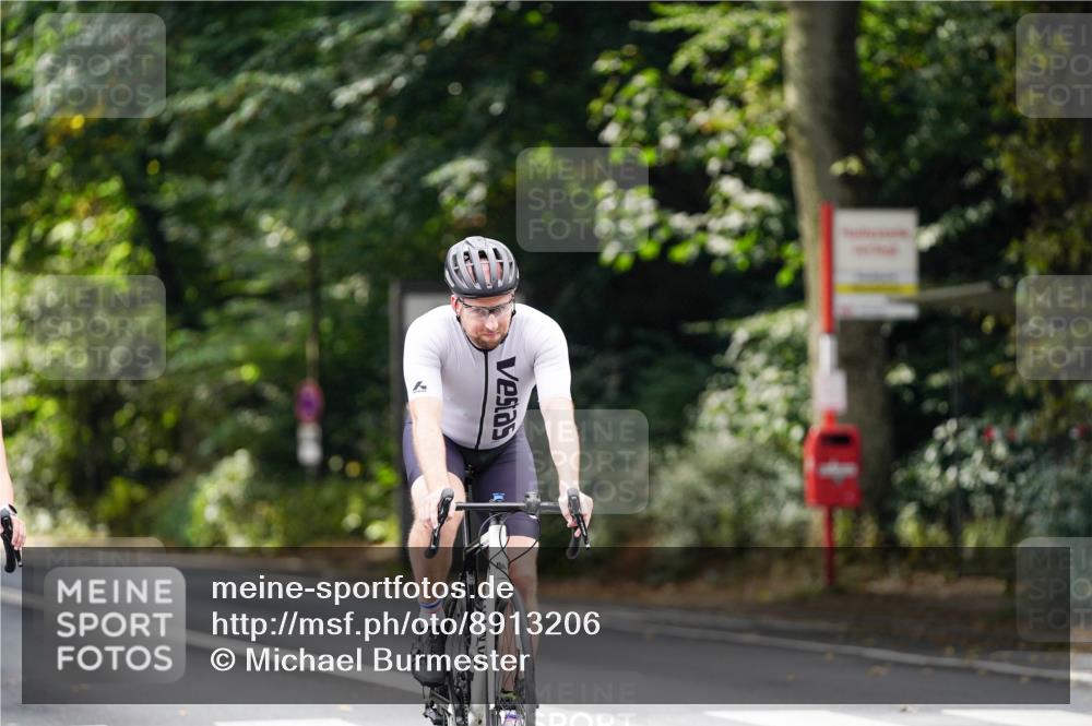 14.09.2025 - Stadtparktriathlon Michael Burmester http://msf.ph/oto/8913206 14.09.2025 11:53:44 Radfahren 981, 995, 1031, 1062, 1063, 1069, 1086, 1099 meine-sportfotos.de