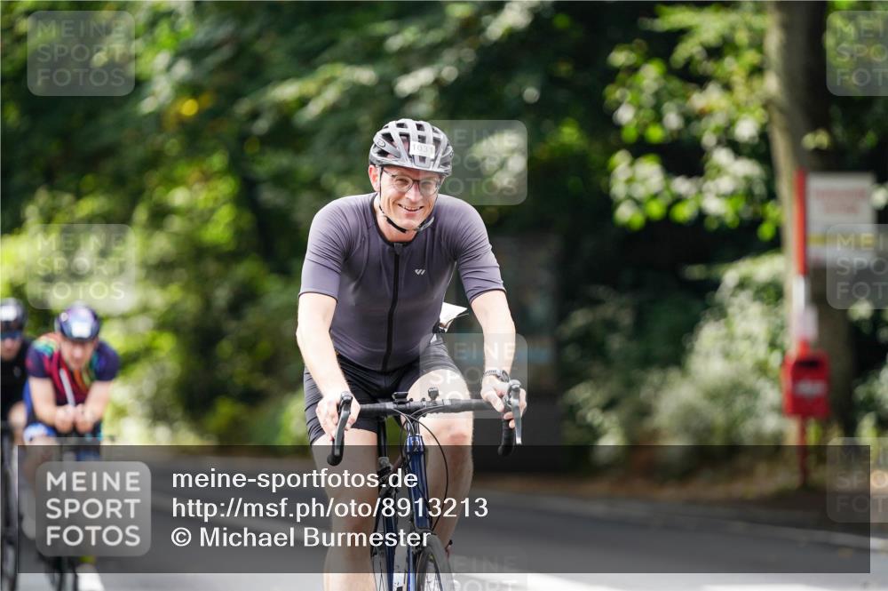 14.09.2025 - Stadtparktriathlon Michael Burmester http://msf.ph/oto/8913213 14.09.2025 11:53:50 Radfahren 995, 1031, 1046, 1062, 1069, 1086, 1099 meine-sportfotos.de