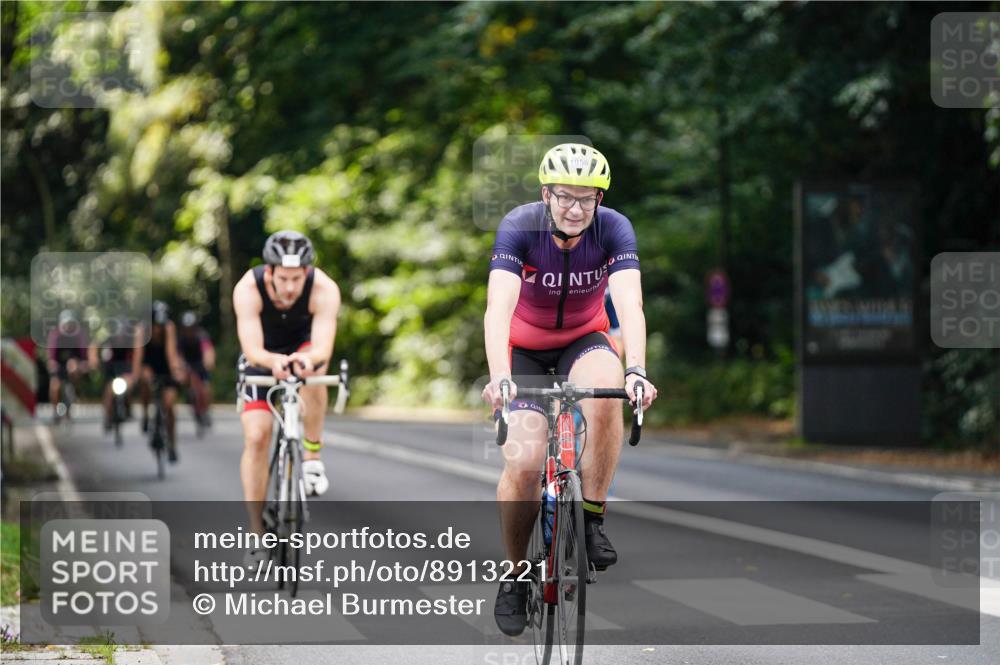 14.09.2025 - Stadtparktriathlon Michael Burmester http://msf.ph/oto/8913221 14.09.2025 11:54:00 Radfahren 975, 993, 1036, 1046, 1058, 1096, 1185 meine-sportfotos.de