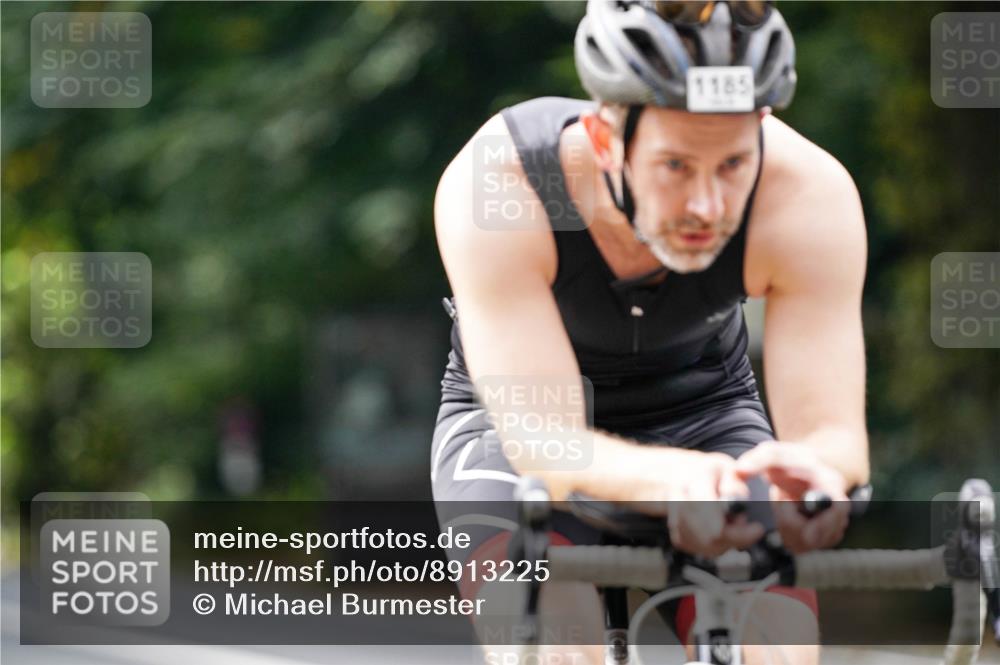14.09.2025 - Stadtparktriathlon Michael Burmester http://msf.ph/oto/8913225 14.09.2025 11:54:02 Radfahren 975, 993, 1036, 1058, 1096, 1185 meine-sportfotos.de