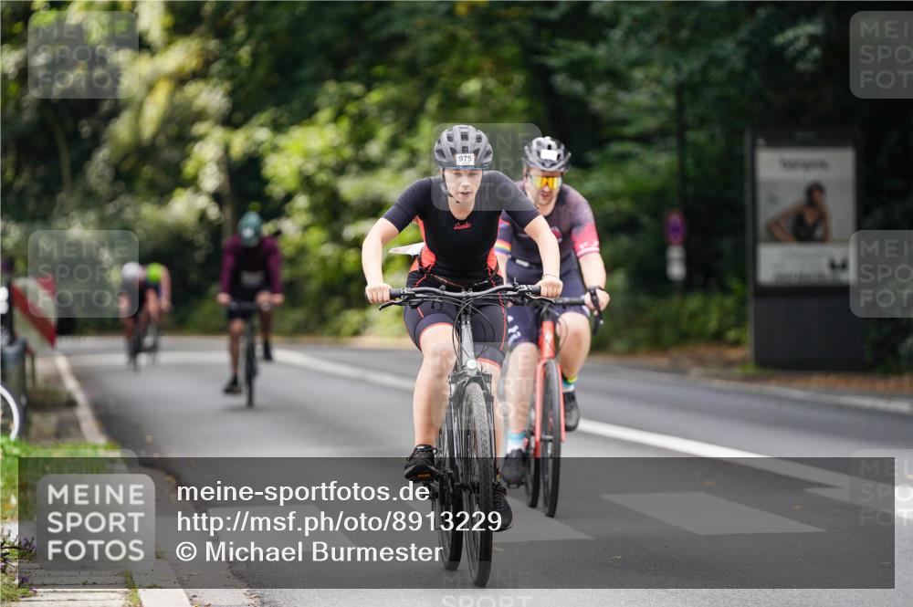 14.09.2025 - Stadtparktriathlon Michael Burmester http://msf.ph/oto/8913229 14.09.2025 11:54:07 Radfahren 975, 993, 1036, 1058, 1060, 1081, 1087, 1096, 1185 meine-sportfotos.de