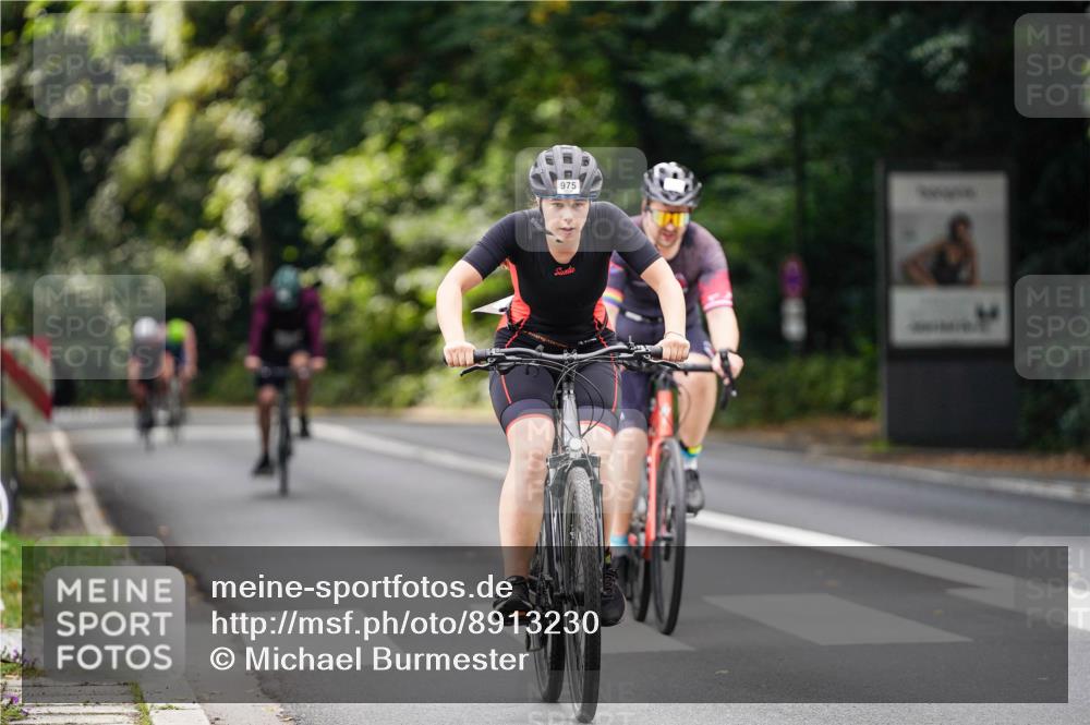 14.09.2025 - Stadtparktriathlon Michael Burmester http://msf.ph/oto/8913230 14.09.2025 11:54:07 Radfahren 975, 993, 1036, 1058, 1060, 1081, 1087, 1096, 1185 meine-sportfotos.de