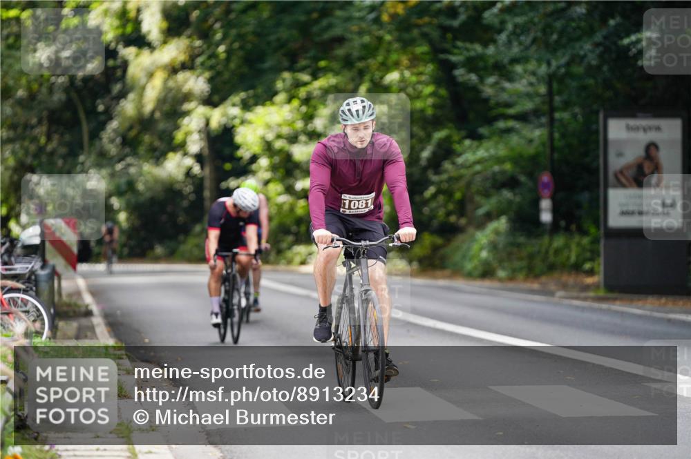 14.09.2025 - Stadtparktriathlon Michael Burmester http://msf.ph/oto/8913234 14.09.2025 11:54:11 Radfahren 975, 993, 1060, 1081, 1087, 1096 meine-sportfotos.de
