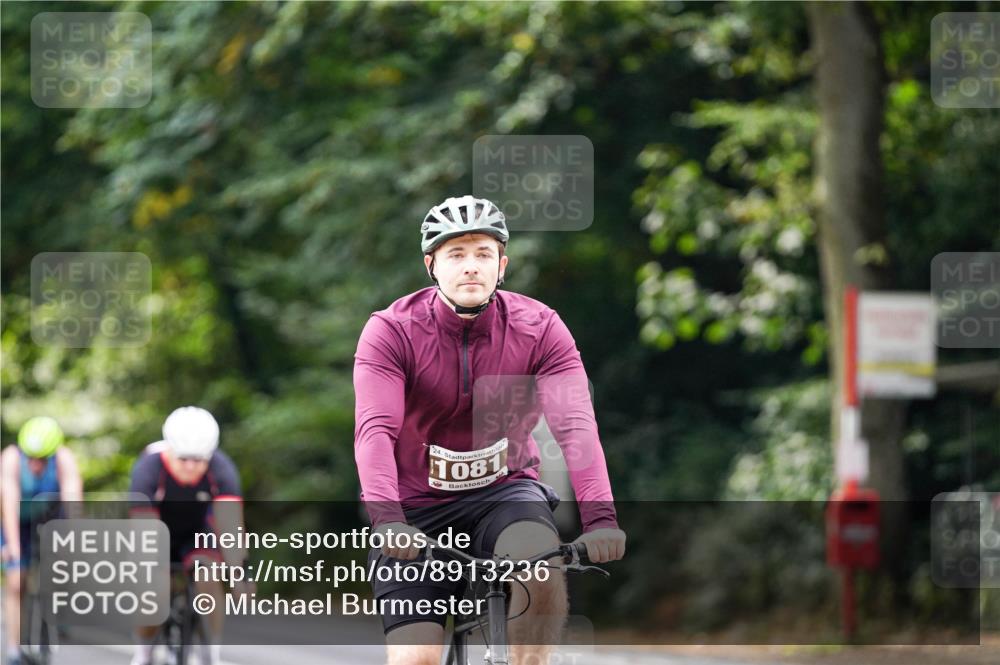 14.09.2025 - Stadtparktriathlon Michael Burmester http://msf.ph/oto/8913236 14.09.2025 11:54:13 Radfahren 975, 1060, 1081, 1087, 1096 meine-sportfotos.de