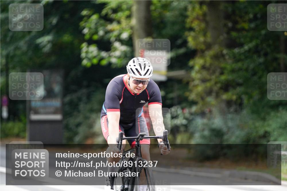 14.09.2025 - Stadtparktriathlon Michael Burmester http://msf.ph/oto/8913237 14.09.2025 11:54:14 Radfahren 975, 1060, 1081, 1087, 1096, 1209 meine-sportfotos.de