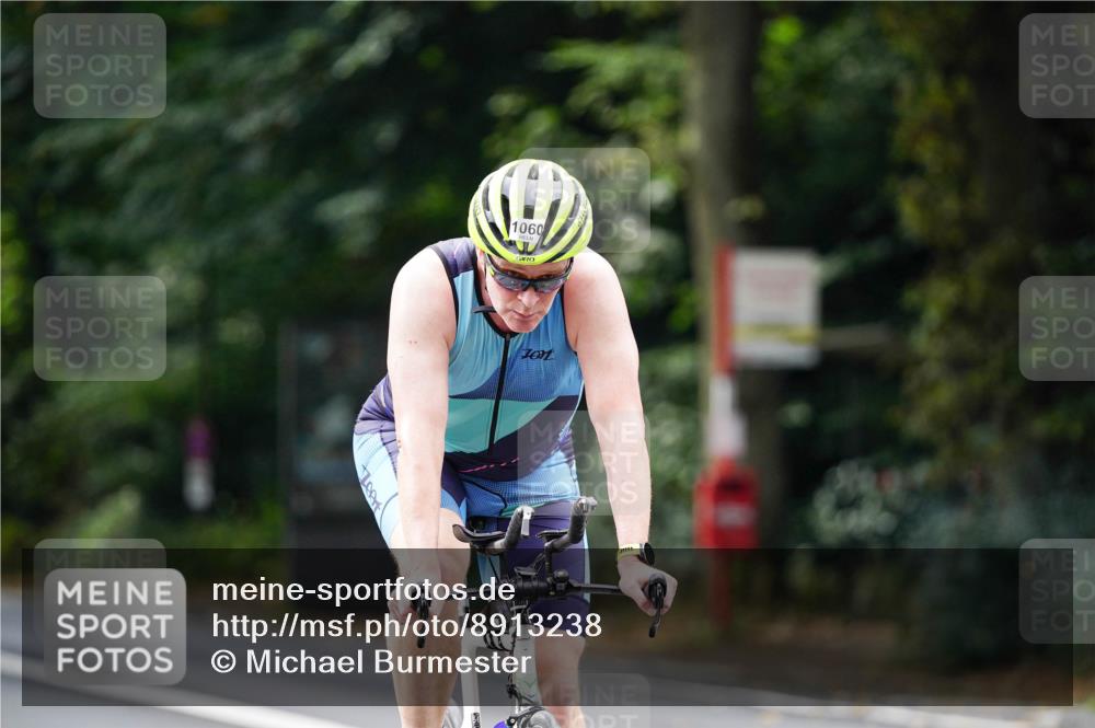 14.09.2025 - Stadtparktriathlon Michael Burmester http://msf.ph/oto/8913238 14.09.2025 11:54:15 Radfahren 1060, 1081, 1087, 1209 meine-sportfotos.de