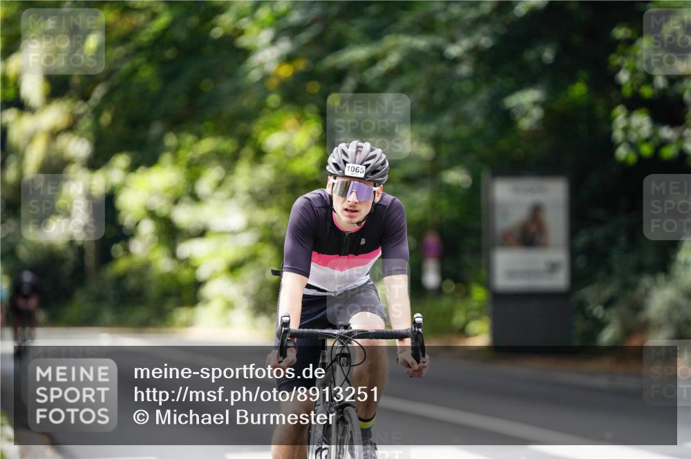 14.09.2025 - Stadtparktriathlon Michael Burmester http://msf.ph/oto/8913251 14.09.2025 11:54:39 Radfahren 1041, 1065, 1188 meine-sportfotos.de