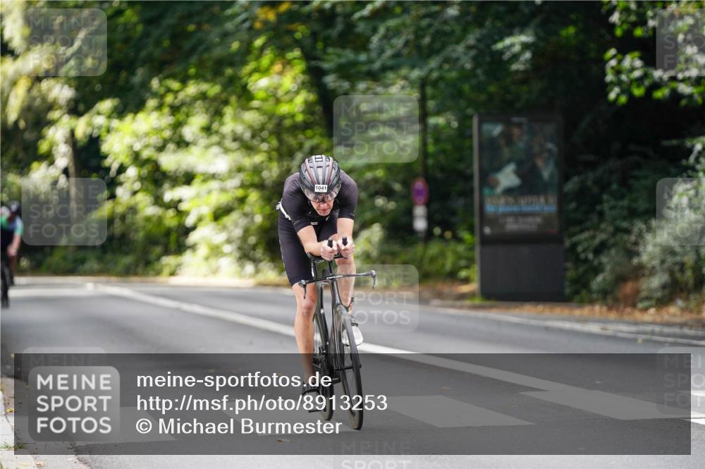14.09.2025 - Stadtparktriathlon Michael Burmester http://msf.ph/oto/8913253 14.09.2025 11:54:43 Radfahren 1041, 1065, 1110 meine-sportfotos.de