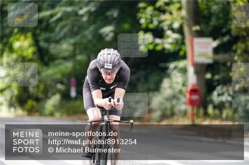 14.09.2025 - Stadtparktriathlon Michael Burmester http://msf.ph/oto/8913254 14.09.2025 11:54:44 Radfahren 1041, 1065, 1110 meine-sportfotos.de