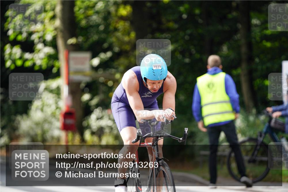 14.09.2025 - Stadtparktriathlon Michael Burmester http://msf.ph/oto/8913263 14.09.2025 11:54:58 Radfahren 939, 1035, 1073, 1095, 1162 meine-sportfotos.de