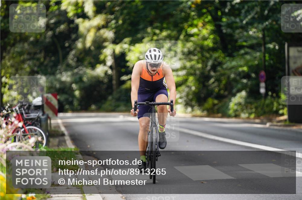 14.09.2025 - Stadtparktriathlon Michael Burmester http://msf.ph/oto/8913265 14.09.2025 11:55:04 Radfahren 939, 1035, 1095 meine-sportfotos.de