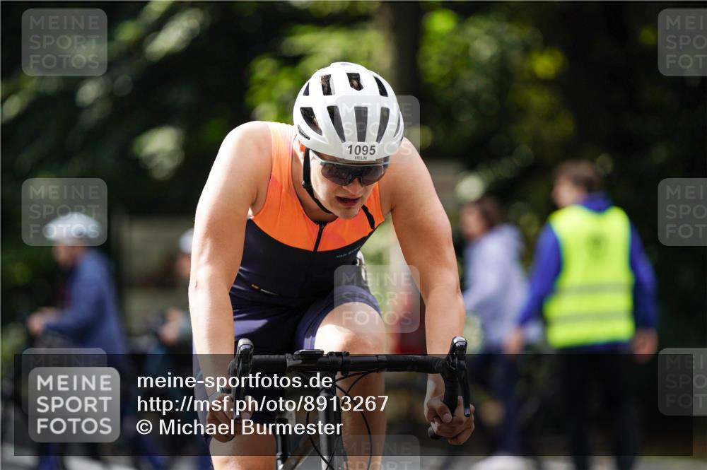 14.09.2025 - Stadtparktriathlon Michael Burmester http://msf.ph/oto/8913267 14.09.2025 11:55:06 Radfahren 1095 meine-sportfotos.de