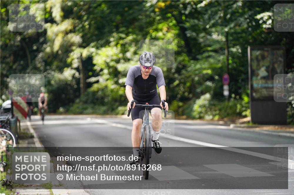 14.09.2025 - Stadtparktriathlon Michael Burmester http://msf.ph/oto/8913268 14.09.2025 11:55:24 Radfahren 1108 meine-sportfotos.de