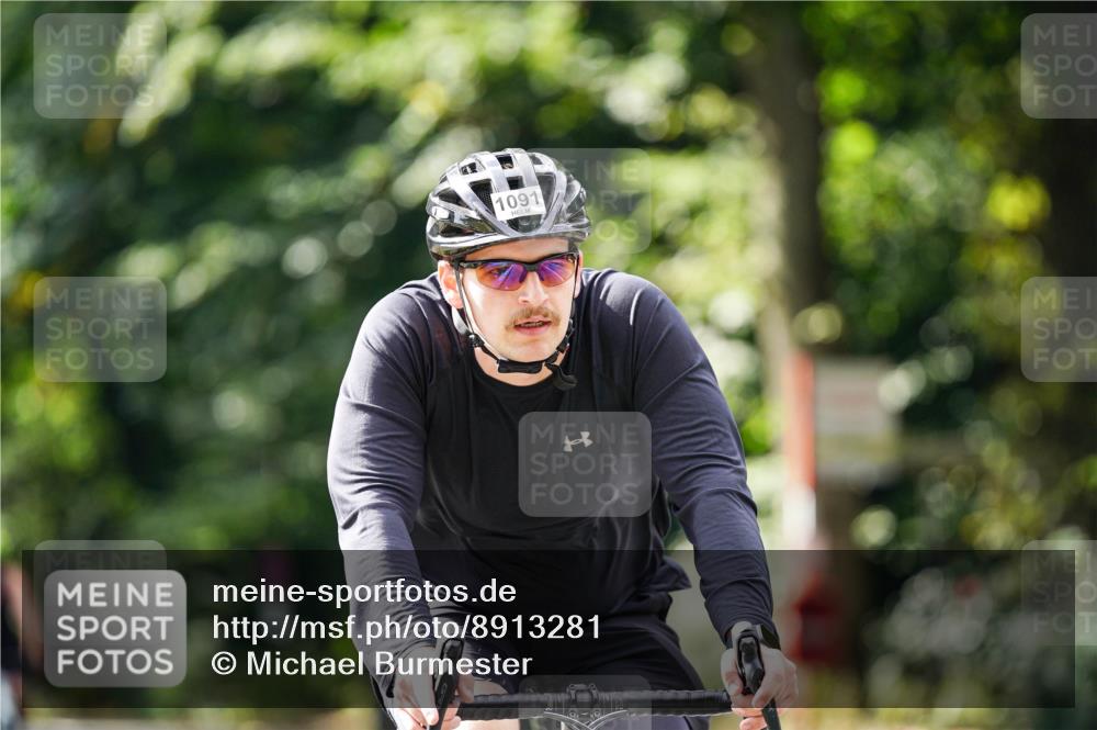 14.09.2025 - Stadtparktriathlon Michael Burmester http://msf.ph/oto/8913281 14.09.2025 11:55:36 Radfahren 955, 1049, 1072, 1091, 1092, 1116, 1164, 1168, 1186, 1194 meine-sportfotos.de