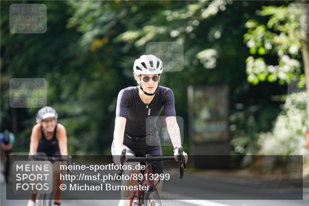 14.09.2025 - Stadtparktriathlon Michael Burmester http://msf.ph/oto/8913299 14.09.2025 11:55:54 Radfahren 984, 998, 1076, 1174 meine-sportfotos.de